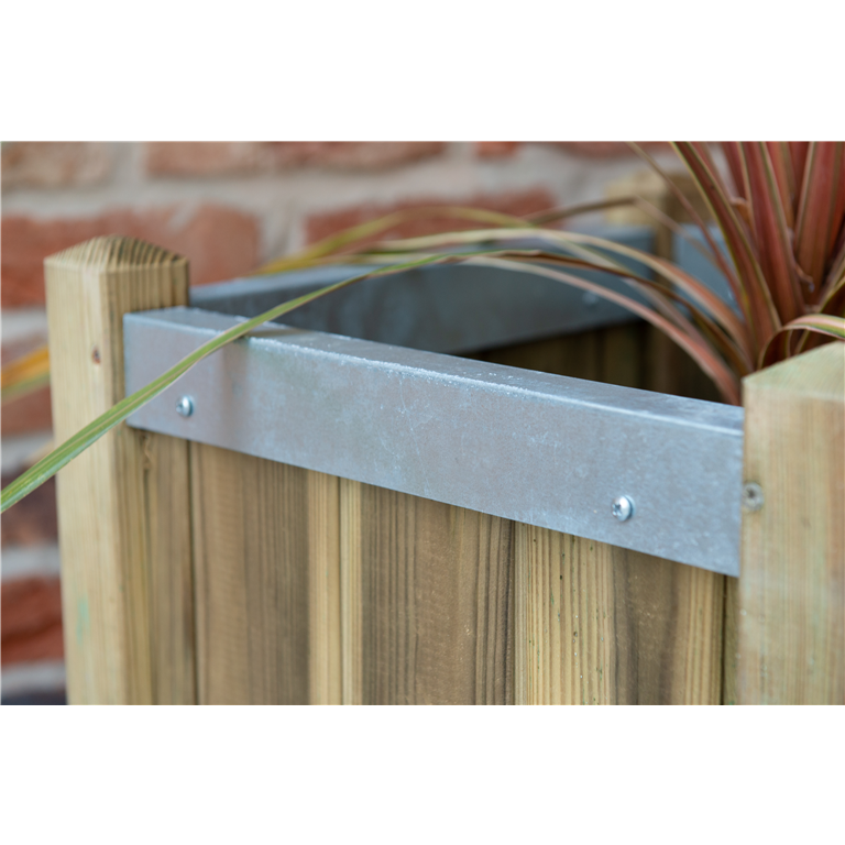 outdoor living Slender planter