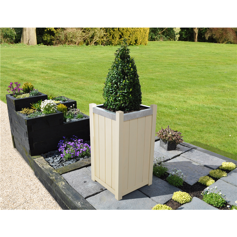 outdoor living  planter