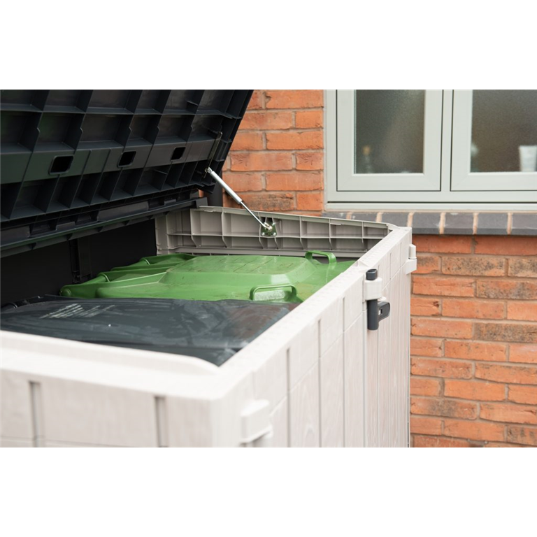 Plastic storage
