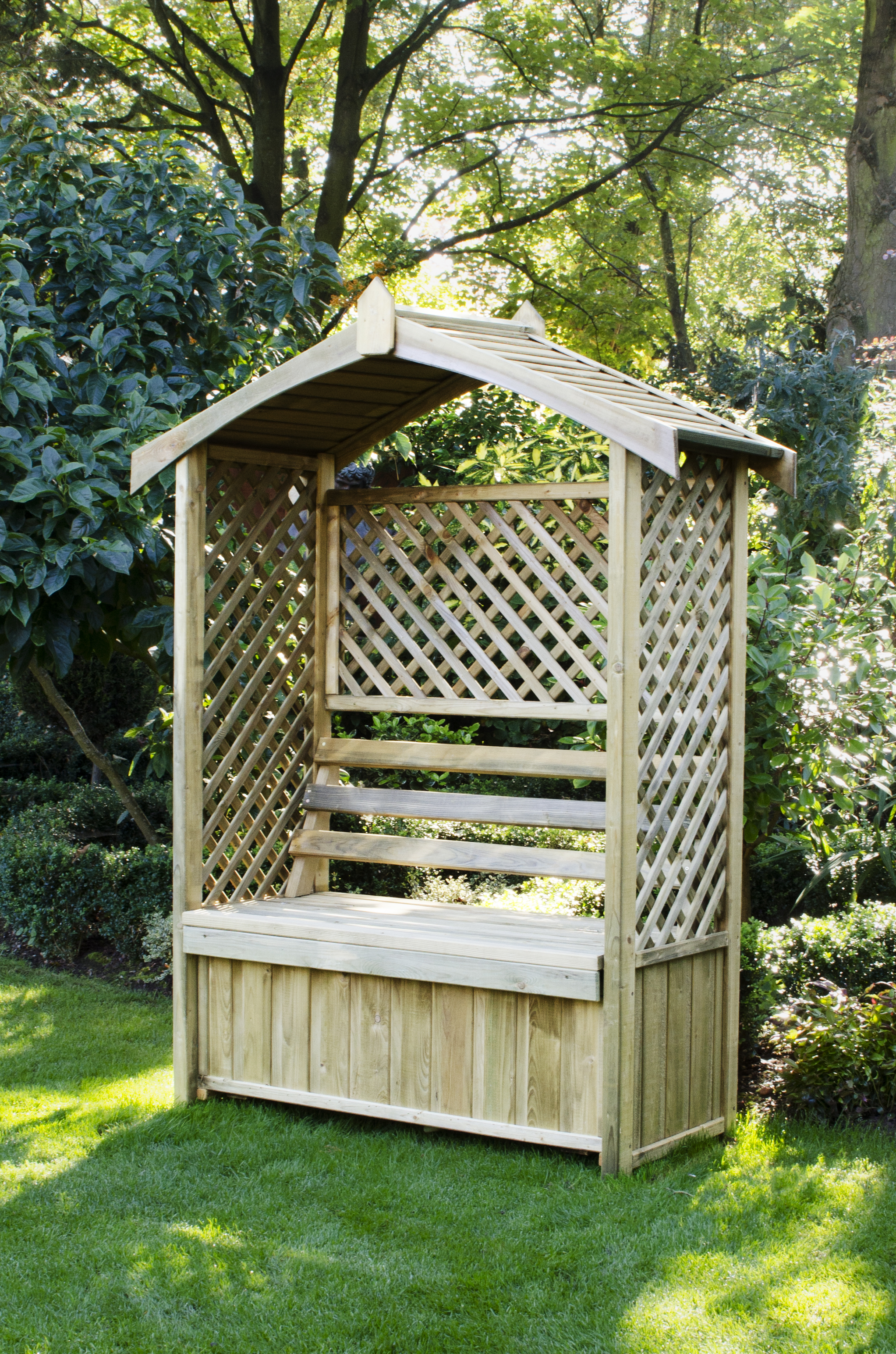 Lyas arbour with storage