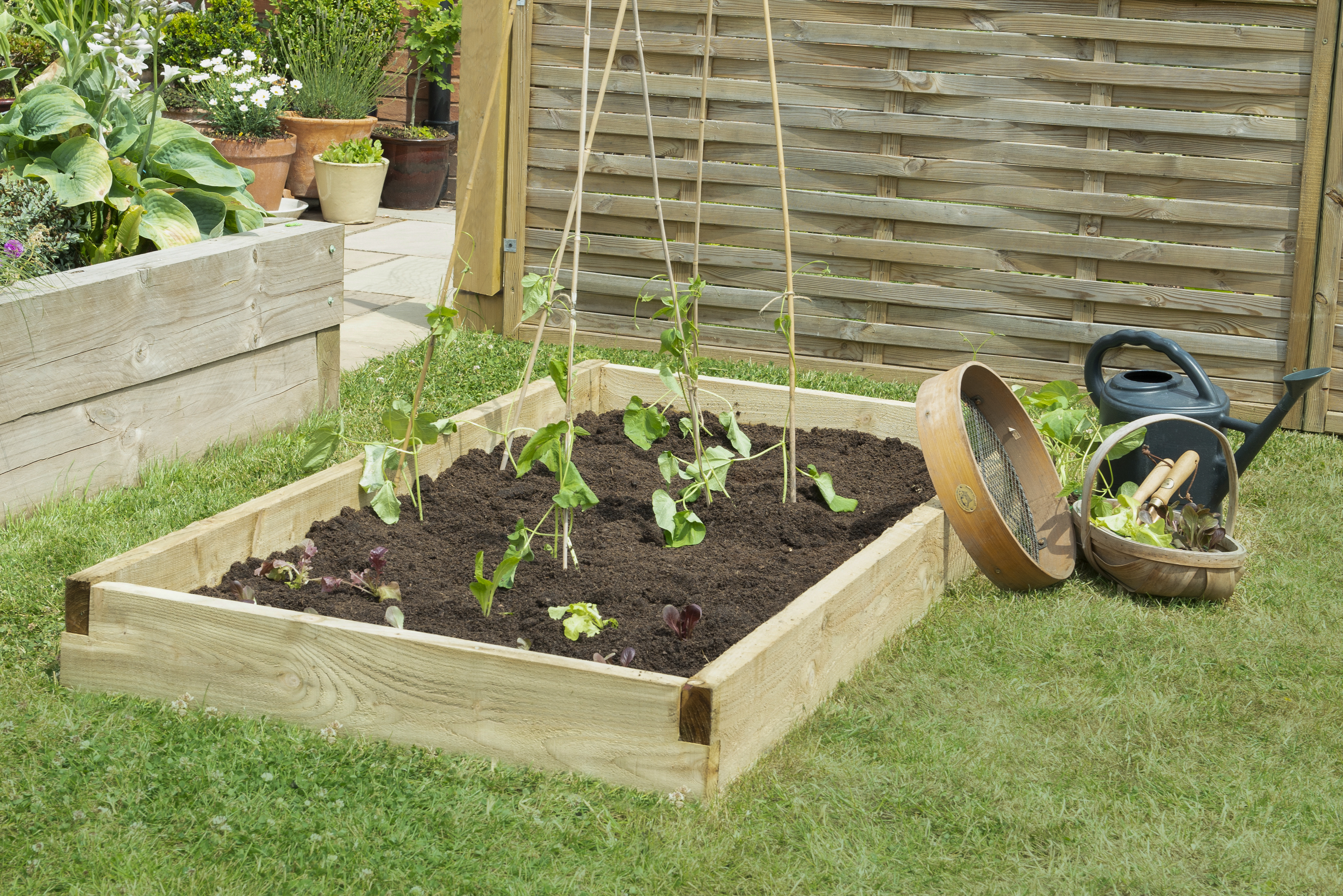 Outdoor living Caledonian large raised bed 90 x 180
