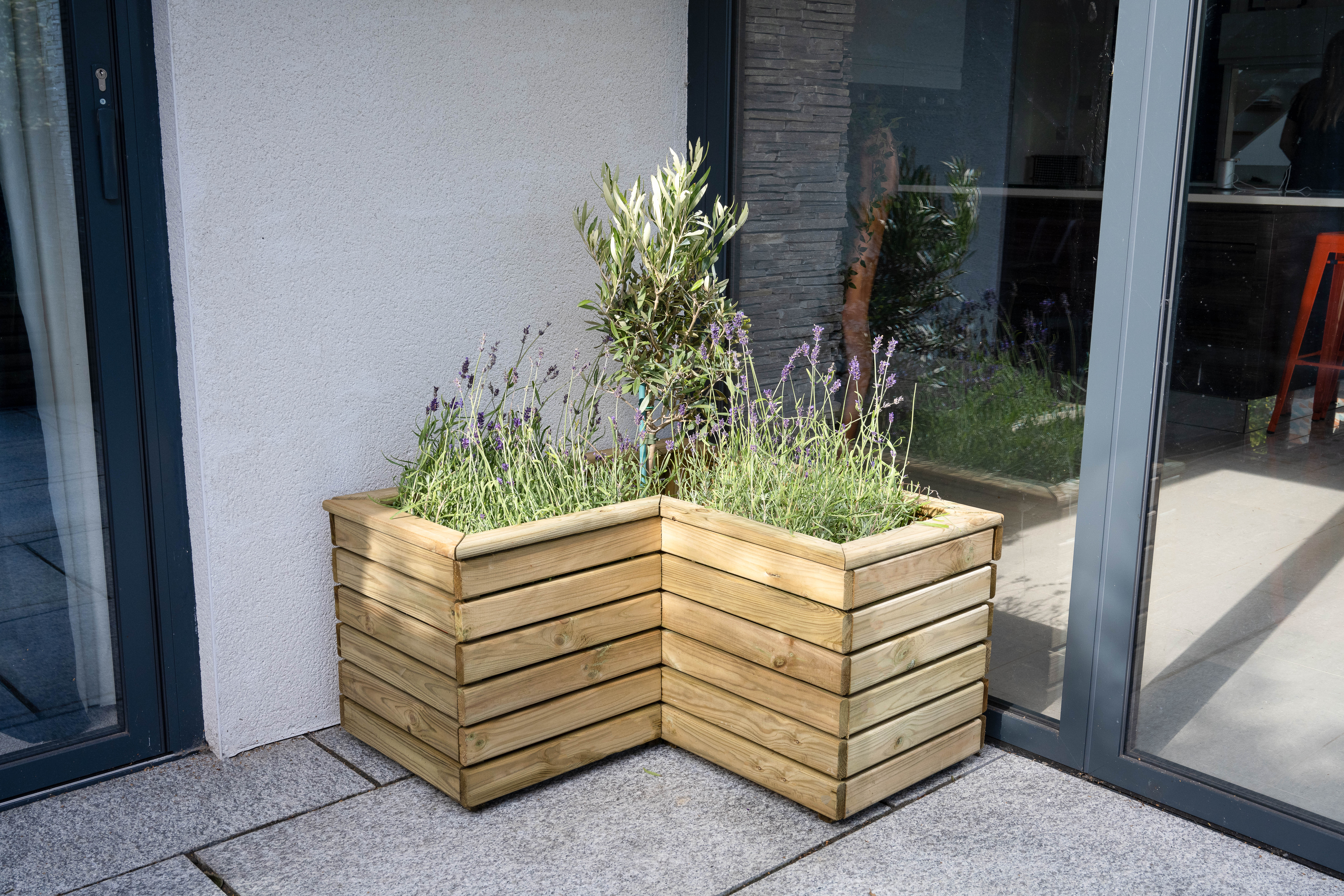 Linear Corner Planter 80cm